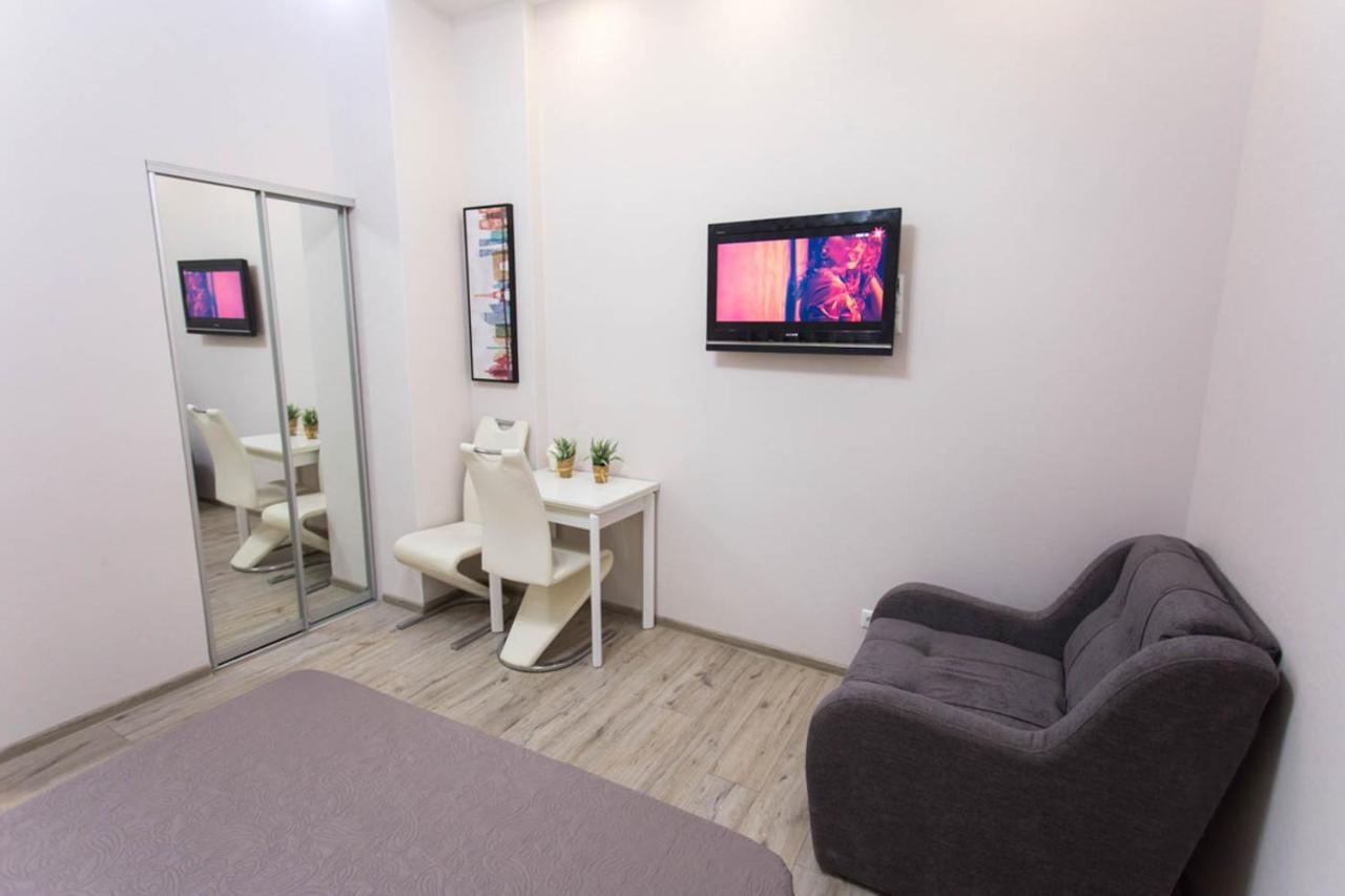 Modern Apartments In The Centre - Kuznechna Str. 26/4 Kharkiv Eksteriør billede